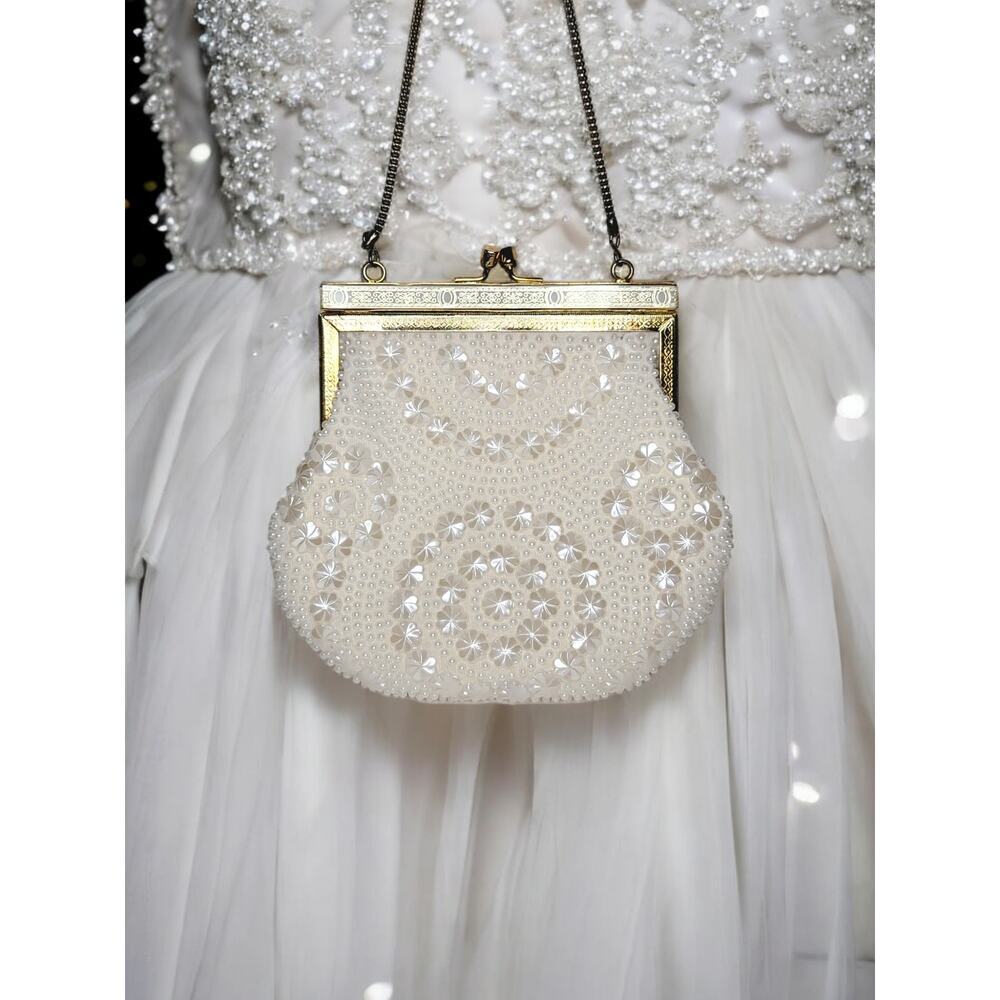 Vintage Cream Colored Pearlized Wrist Evening/Wedding Bag